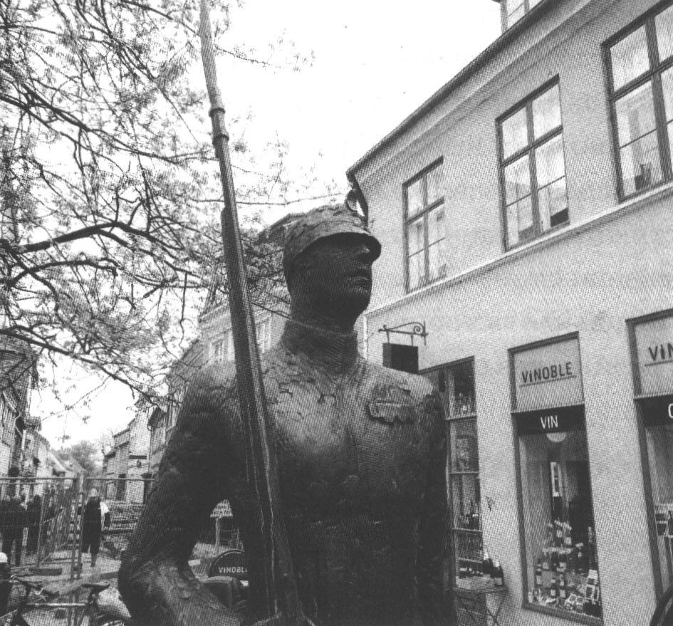 Илл. 5. Городская скульптура Оденсе. Стойкий оловянный солдатик