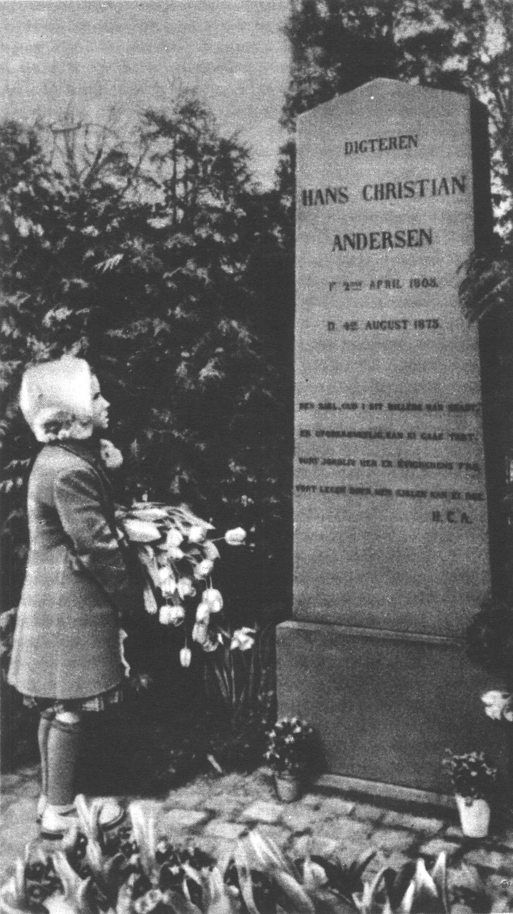 Могила Андерсена на кладбище в Копенгагене