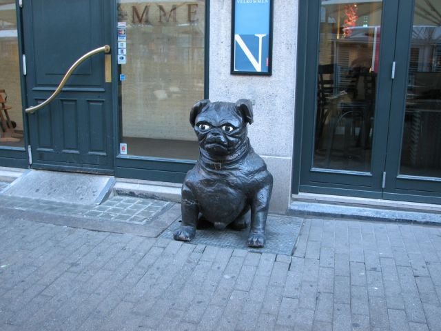 Скульптура «Огниво» в Оденсе