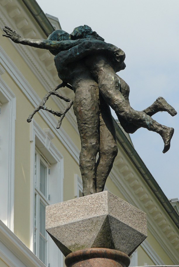 Скульптура «Пастушка и трубочист» в Оденсе