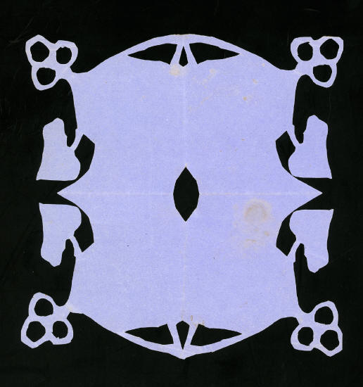 Бумага для букета цветов с листьми и виноградинами. Вырезка из сиреневой бумаги на черном фоне. 1859 г.