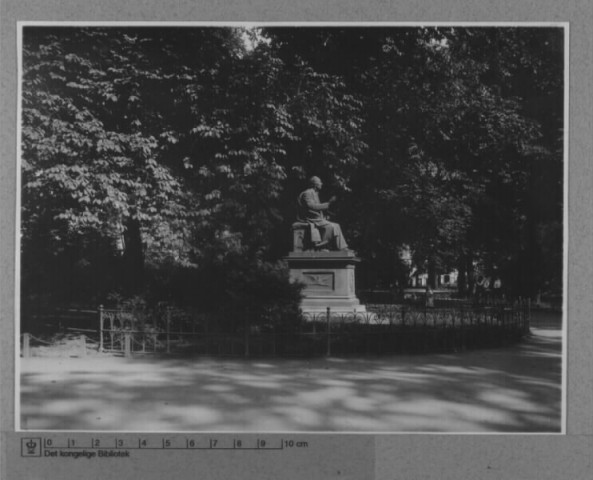 Памятник Андерсену в королевском саду Копенгагена, 1919 год