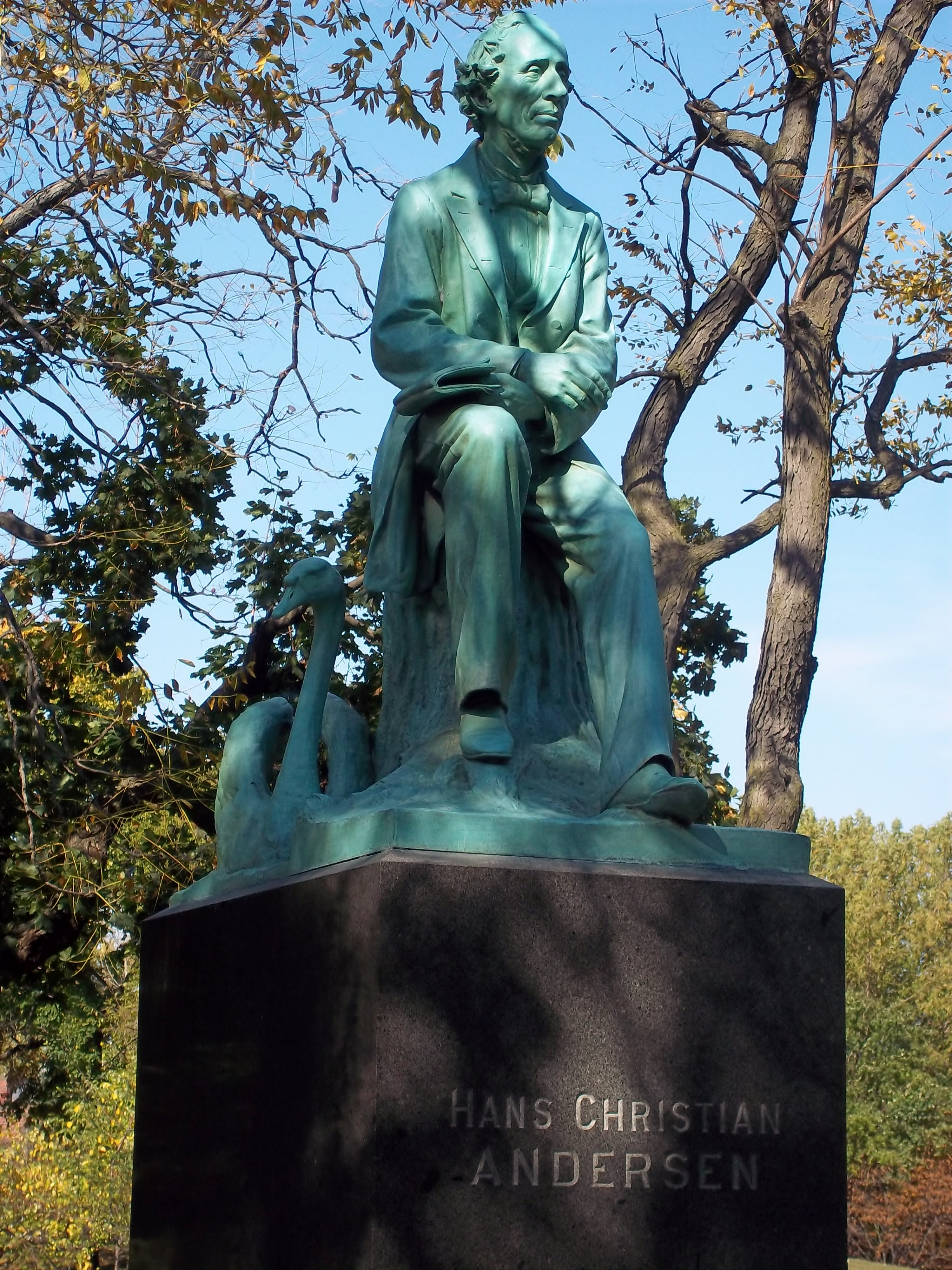 Скульптура Ханса Кристиана Андерсена в Чикаго (Иллинойс)