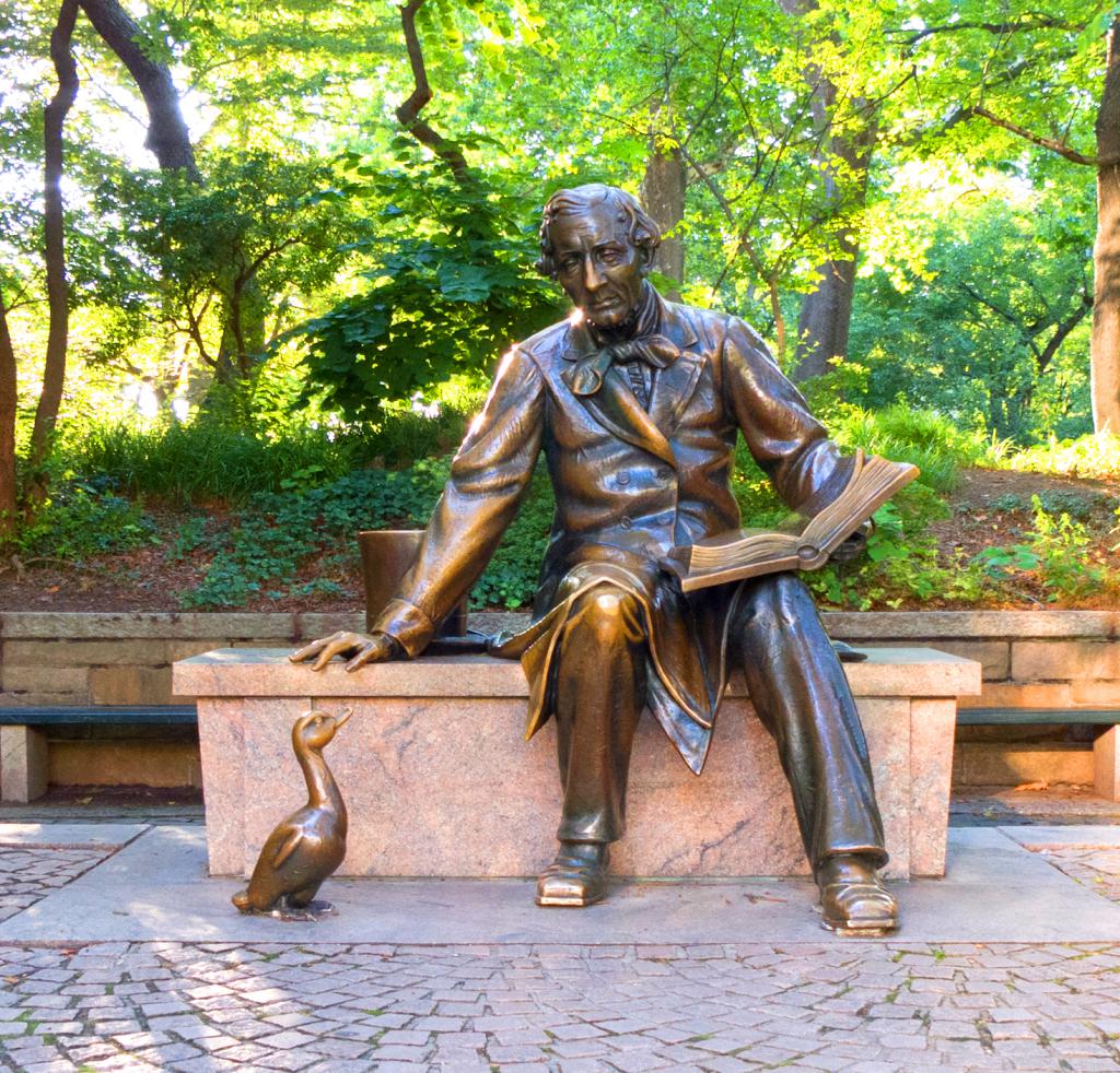 Памятник Андерсену в Нью-Йорке
