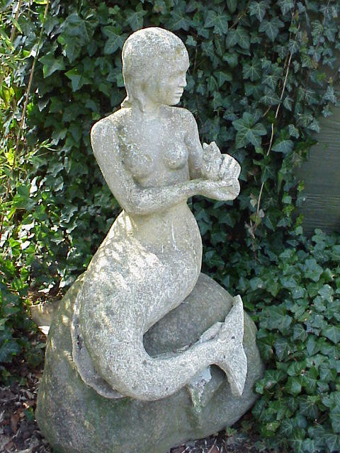 Скульптура «Русалочка» в зоопарке Оденсе